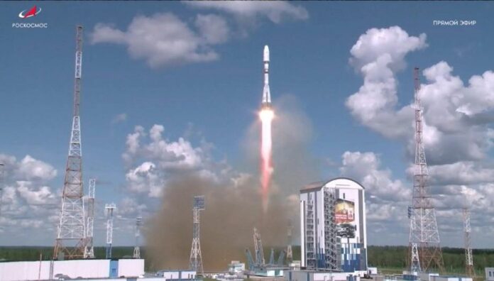 Irán lanza un satélite de comunicaciones desde Rusia Medios iraníes informaron que un cohete ruso puso este viernes en órbita un satélite de comunicaciones de Irán.