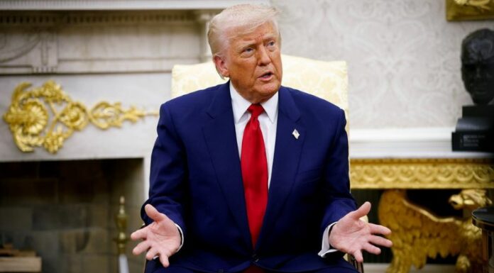 Donald Trump afirmó este sábado que está hablando con líderes de Camboya y Tailandia sobre el alto el fuego.