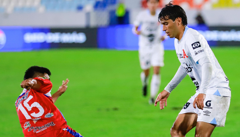 Alianza y Luis Ángel Firpo repartieron puntos en un partido marcado por la intensa lluvia en la jornada tres del Torneo Apertura 2025.