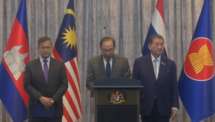 Tailandia y Camboya acuerdan un alto al fuego incondicional Tailandia y Camboya comenzarán un cese al fuego total desde la medianoche del lunes, tras cinco días de enfrentamientos.