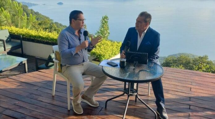 A diario, en el periodo de vacaciones de agosto, 17 mil personas transitarán, saldrán y entrarán el Aeropuerto Internacional de El Salvador.