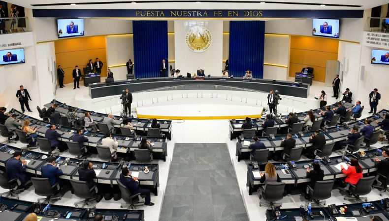 La Asamblea Legislativa aprobó acuerdo de reformas a la Constitución para avalar la reelección presidencial, con un período de 6 años