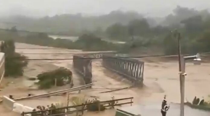 Más de 40 personas fallecieron y varias desaparecidas tras intensas lluvias y graves inundaciones en Beijing, China.