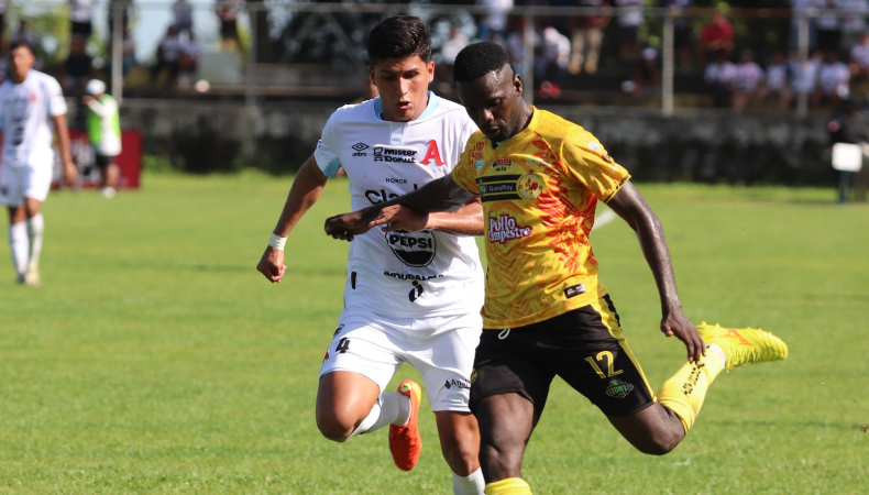 Alianza y Platense empataron en el estadio Antonio Toledo Valle de Zacatecoluca en la cuarta jornada del Apertura 2025.