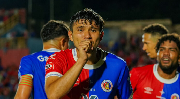 Club Deportivo FAS se mantiene como líder del torneo. Mientras que, Alianza rescató un empate ante Platense en el Apertura 2025.