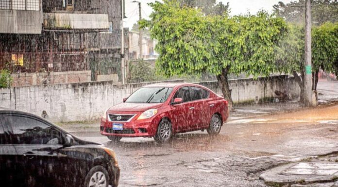 Para este lunes, el Ministerio de Medio Ambiente prevé lluvias puntuales en diferentes sectores del país debido a la influencia de una onda tropical.