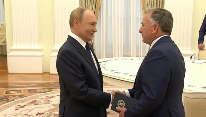Putin recibe al enviado de Trump para las negociaciones sobre Ucrania Vladimir Putin se reunió en Moscú con el enviado estadounidense Steve Witkoff durante casi tres horas, informó el Kremlin.