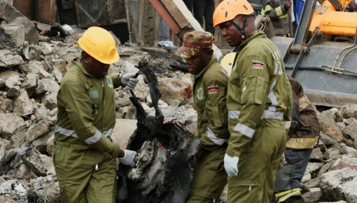 Al menos seis fallecidos tras accidente de avioneta en Kenia El accidente de una avioneta en Kenia dejó al menos seis personas fallecidas y dos gravemente heridas este jueves.