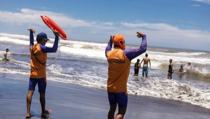 Autoridades reportan dos fallecidos por inmersión Protección Civil confirmó que dos personas fallecieron por inmersión en Conchagua y la laguna de Apastepeque.
