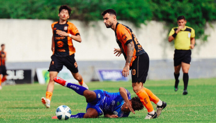 Águila empató ante Fuerte San Francisco Club Deportivo Águila empató sin goles en su visita a Fuerte San Francisco y suma tres partidos sin ganar en todas las competencias.