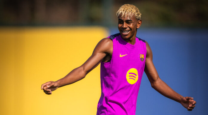 El delantero polaco del Barcelona, Robert Lewandowski habló sobre el jugador favorito para ganar el Balón de Oro 2025.