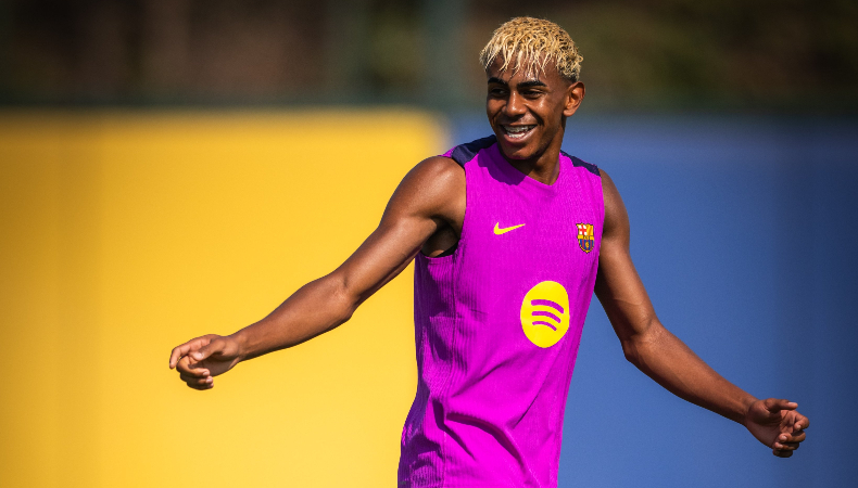 El delantero polaco del Barcelona, Robert Lewandowski habló sobre el jugador favorito para ganar el Balón de Oro 2025.