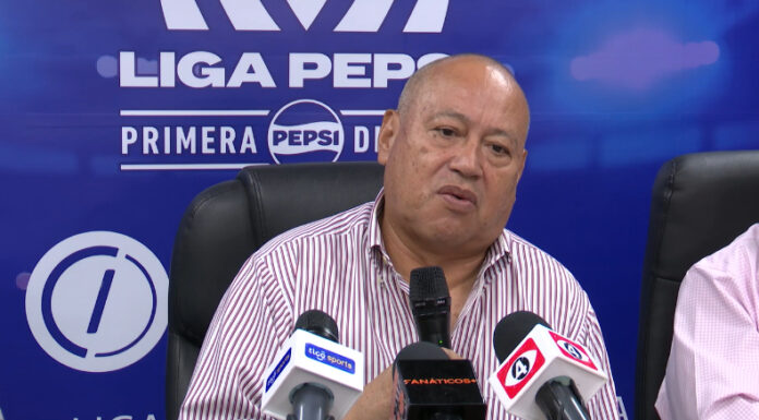 Samuel Gálvez declinó su candidatura para ser presidente del Comité Ejecutivo de la FESFUT y decidió apoyar a Yamil Bukele.