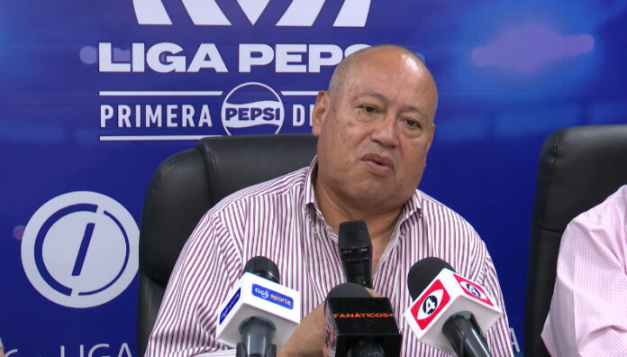 Samuel Gálvez presidente de la Primera División Samuel Gálvez declinó su candidatura para ser presidente del Comité Ejecutivo de la FESFUT y decidió apoyar a Yamil Bukele.