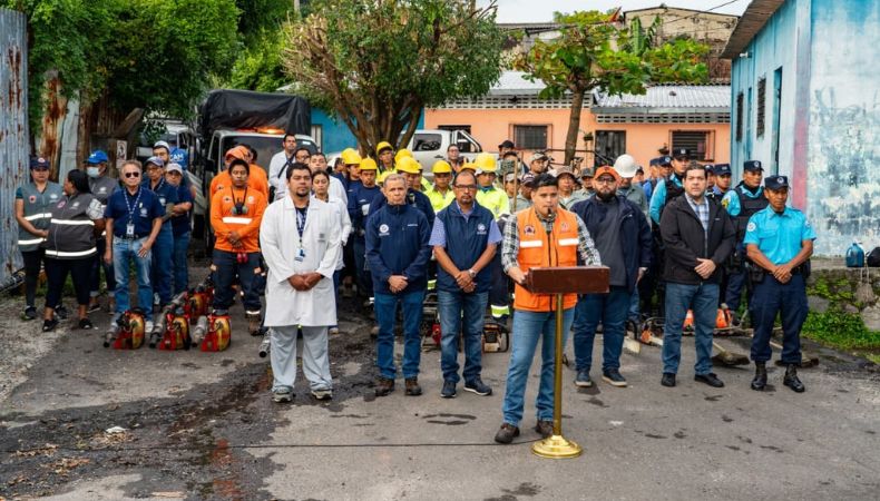 Alcaldía de San Salvador Centro lanza plan de emergencias por lluvias La Alcaldía de San Salvador Centro presentó el plan de emergencias por lluvias, que incluye acciones preventivas y de respuesta inmediata.
