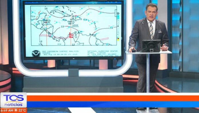 Hoy se tendrá el paso de una Onda Tropical por El Salvador Las lluvias, producto de la Onda Tropical, se tendrían al final de la tarde e inicio de la noche. Prevén ráfagas de viento de hasta 45 km/h.
