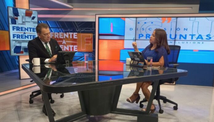 2.3 millones de turistas ha recibido el país hasta julio de este año En primicia, la ministra de Turismo reveló en Frente a Frente, que hasta julio, se han recibido 2.3 millones de turistas internacionales.