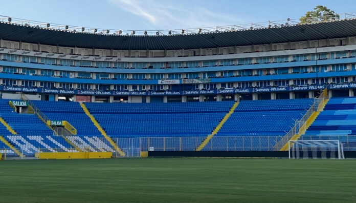 CONCACAF rechaza solicitud de FESFUT para jugar en el Cuscatlán CONCACAF rechazó la solicitud de la FESFUT para reconsiderar el uso del Estadio Cuscatlán partidos en octubre de la Selecta en Eliminatorias.