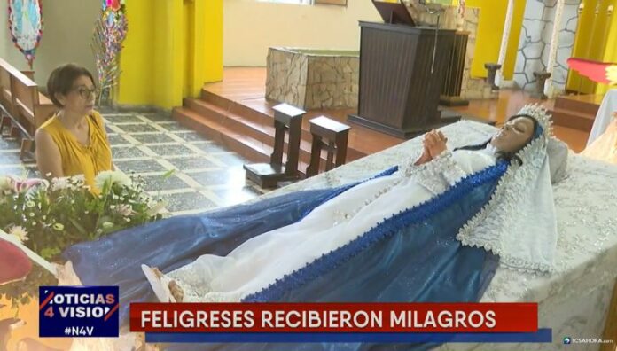 La Virgen Dormida símbolo de devoción en las fiestas de Mejicanos El distrito de Mejicanos celebra sus fiestas patronales rindiendo homenaje a la imagen de la Virgen Dormida.