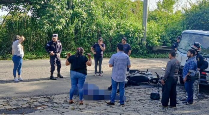 Un motociclista falleció en un accidente registrado esta mañana en la carretera al distrito de Comasagua, en La Libertad Sur.