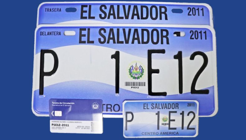 El Ministerio de Obras Públicas pidió a la Asamblea extender la vigencia de las placas emitidas en 2011 hasta agosto de 2026, para reducir costos a conductores y permitir la circulación legal de los vehículos.