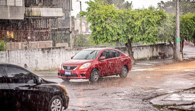 Debido a la influencia de una onda tropical, para este fin de semana se esperan lluvias y tormentas en diferentes puntos del país.