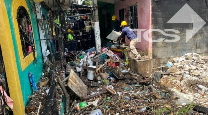 Las fuertes lluvias registradas anoche causaron daños en al menos 130 viviendas debido a las inundaciones.
