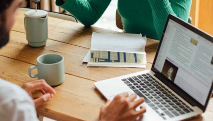 Carreras híbridas: la nueva tendencia educativa en América Latina Las universidades impulsan carreras híbridas que combinan varias disciplinas, con el propósito de formar profesionales versátiles. Esta modalidad busca responder a las demandas de un mercado laboral.