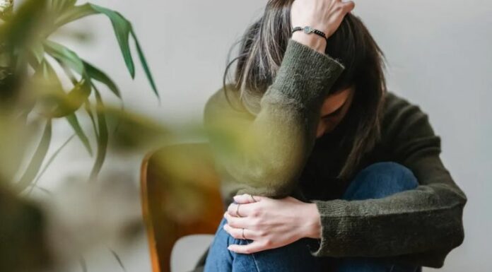 La ansiedad es una respuesta normal al estrés, pero cuando interfiere en el descanso, el ánimo o la concentración, puede convertirse en un trastorno que necesita atención profesional.