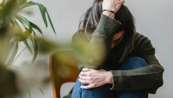 Ansiedad: claves para distinguir una reacción común y un trastorno La ansiedad es una respuesta normal al estrés, pero cuando interfiere en el descanso, el ánimo o la concentración, puede convertirse en un trastorno que necesita atención profesional.