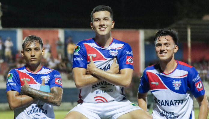 Firpo goleó al Fuerte San Francisco Luis Ángel Firpo goleó en el Sergio Torres a Fuerte San Francisco y se mantiene empatado en el liderato con FAS.