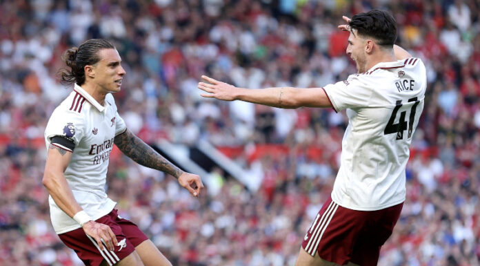 Arsenal se impuso de visitante al Manchester United en el cierre de la primera jornada de la Premier League.