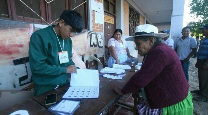 Bolivia elige presidente y Congreso este domingo; la derecha aparece como favorita ante la crisis económica.