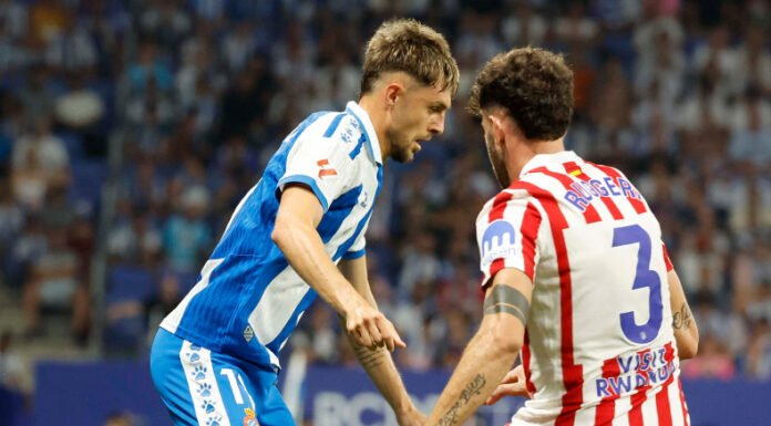 Atlético de Madrid cayó en su visita al Espanyol de Barcelona en su primer encuentro del campeonato español.