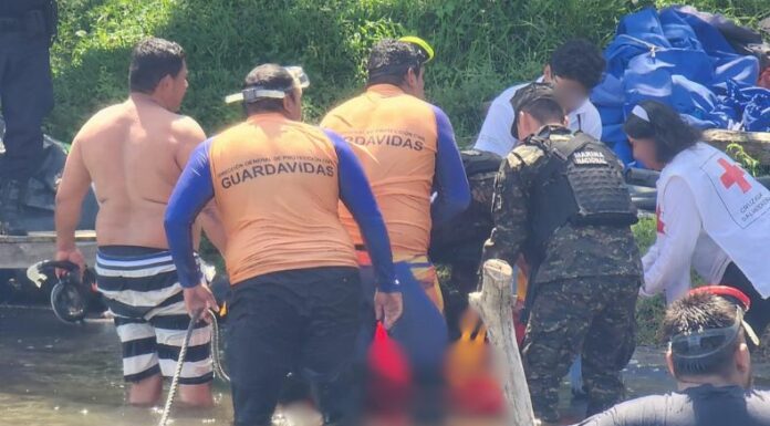 Un estudiante murió ahogado este domingo en el lago de Coatepeque. Su cuerpo fue recuperado tras varias horas de búsqueda.