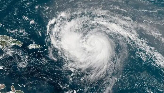 Huracán Erin amenaza Bahamas, Bermudas y costa este de EEUU El Huracán Erin avanza en el Atlántico con fuertes lluvias y riesgo de marejadas en el Caribe y Estados Unidos.