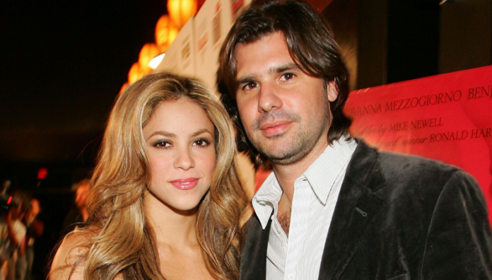 ¿Le dará Shakira una segunda oportunidad a de la Rúa La cantante colombiana fue vista cenando con su expareja y exmánager, Antonio de la Rúa, acompañada de sus hijos, lo que desató especulaciones sobre un posible romance.