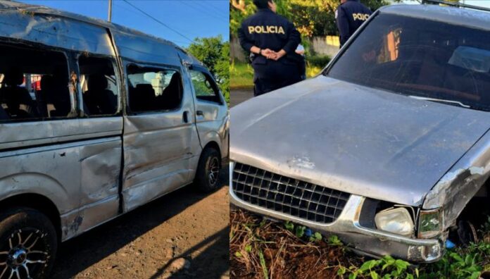 Siete estudiantes lesionados tras vuelco de microbús en Ahuachapán Los estudiantes lesionados fueron trasladados a un hospital de la zona.