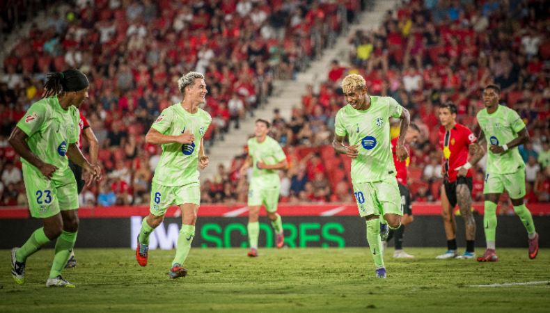 FC Barcelona es el líder del torneo. Mientras que, Real Madrid cerró la primera fecha con sufrida victoria en LaLiga de España.