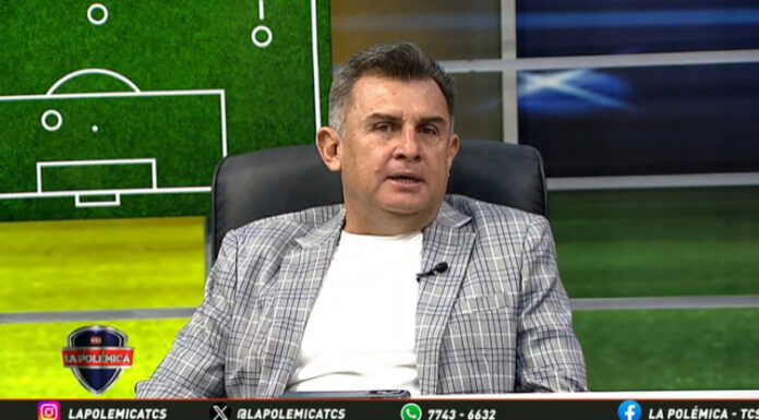 El presidente de Alianza, Gonzalo Sibrián, reveló detalles en La Polémica cómo ficharon al mediocampista nacional, Enrico Dueñas.