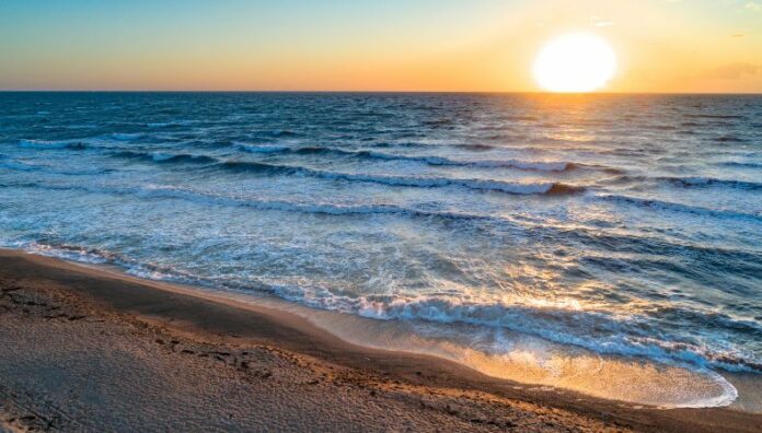 El espíritu del mar misterios que perduran en el tiempo El mar es símbolo de respeto y misterio. Para algunos, es fuente de vida; para otros, un lugar sagrado que guarda energías que pocos comprenden.