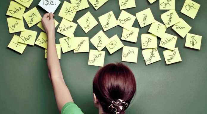 Las técnicas mnemotécnicas son estrategias que ayudan a organizar la información, mejorar la memoria y facilitar el aprendizaje.