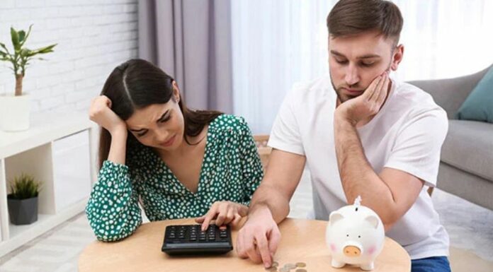 Expertos señalan que cambiar hábitos financieros y priorizar el ahorro puede marcar la diferencia en el futuro económico de los millennials.