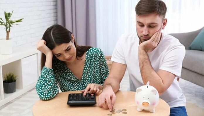 ¿Por qué ahorrar sigue siendo un reto para los millennials Expertos señalan que cambiar hábitos financieros y priorizar el ahorro puede marcar la diferencia en el futuro económico de los millennials.