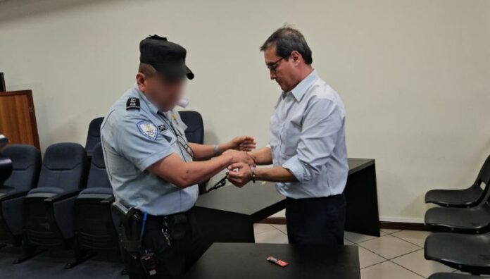 Condenan a 10 años de prisión al exfiscal general Luis Martínez Luis Martínez, fue condenado este viernes a 10 años de prisión por los delitos de fraude procesal y omisión de la investigación.