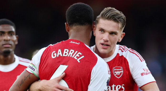 Arsenal es el nuevo líder de la Premier League con su goleada al Leeds United. Tottenham venció de visita al Manchester City.