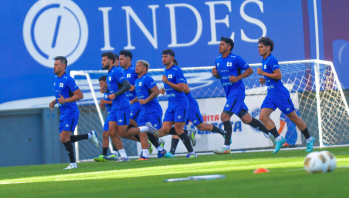 Selecta continúa su preparación para las Eliminatorias Mundialistas La Selecta completó su segundo día de preparación de cara a los encuentros ante Guatemala y Surinam en Eliminatorias Mundialistas.