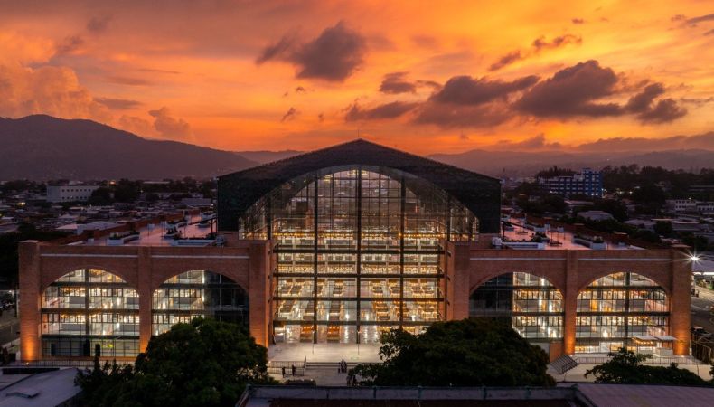 Con la apertura del nuevo Mercado San Miguelito, el presidente Nayib Bukele lanzó la nueva Dirección de Mercados Nacionales.