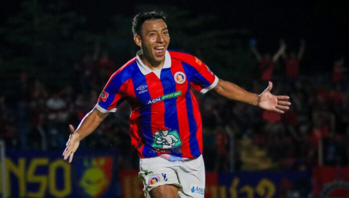 Jonathan Nolasco se pierde lo que resta del torneo por lesión El mediocampista nacional, Jonathan Nolasco, sufrió una grave lesión en el encuentro ante Alianza el domingo.