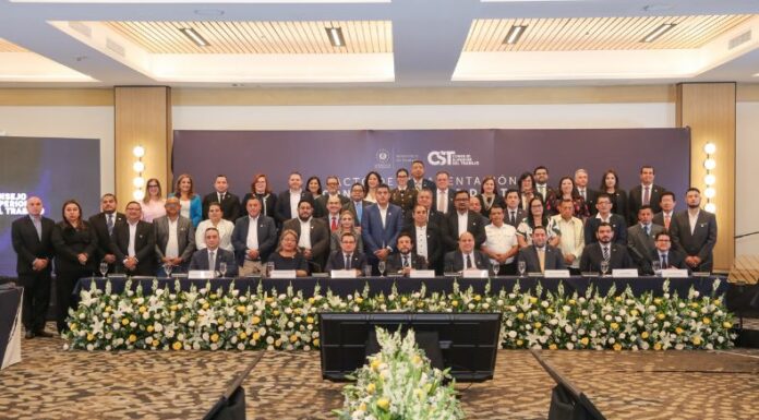 Los miembros del Consejo Superior del Trabajo (CST), que integra a empleadores, trabajadores y gobierno fueron juramentados el miércoles.